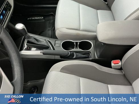 Used 2018 Toyota Corolla LE image 14