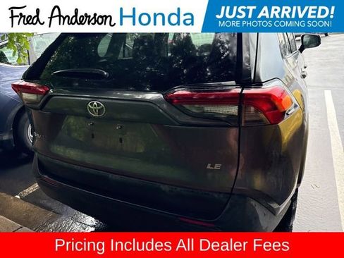 Used 2021 Toyota RAV4 LE FWD image 7
