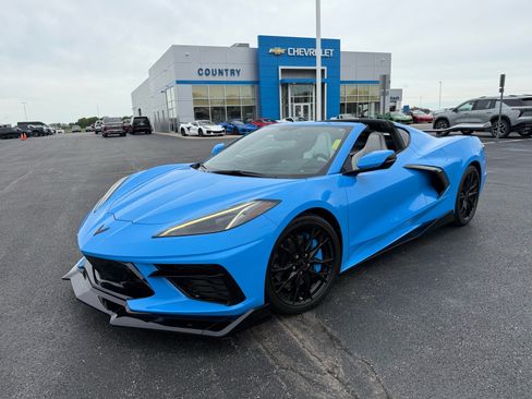 Used 2023 Chevrolet Corvette Stingray Preferred Cpe w/ Z51 Performance Package RWD image 3