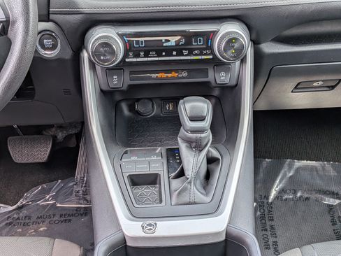 Used 2024 Toyota RAV4 XLE FWD image 19