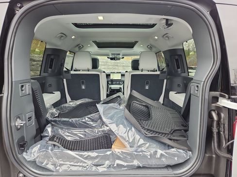 Used 2025 Land Rover Defender 130 S AWD/4WD image 13
