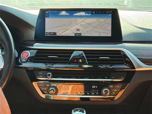 Used 2020 BMW M5 w/ Executive Package image 11