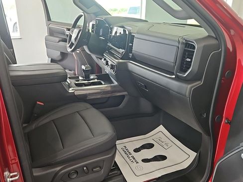 Used 2025 Chevrolet Silverado 1500 LTZ w/ LTZ Premium Package AWD/4WD image 15