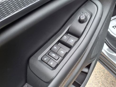 New 2025 Jeep Grand Cherokee 4WD image 17