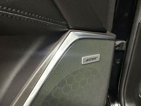 Used 2018 Cadillac Escalade ESV Premium Luxury AWD/4WD image 32