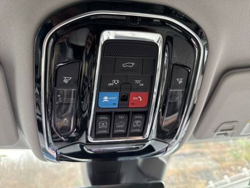 Used 2022 Jeep Grand Cherokee Summit w/ Advanced Protech Group IV image 58