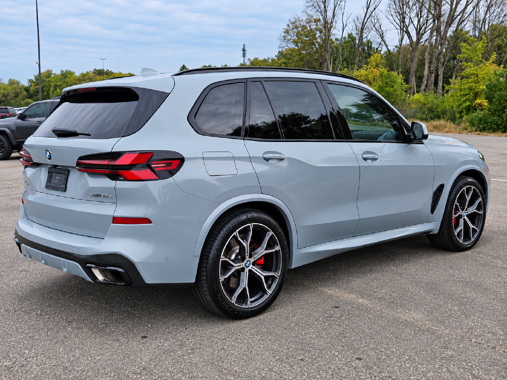 Used 2024 BMW X5 xDrive50e w/ M Sport Package AWD/4WD image 2