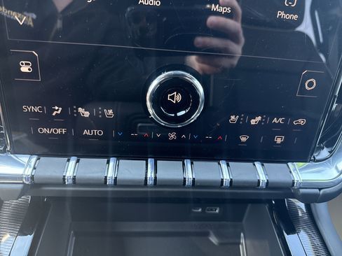 New 2026 GMC Yukon XL Elevation AWD/4WD image 5