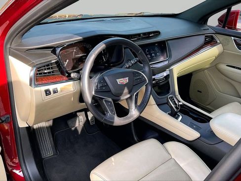 Used 2017 Cadillac XT5 Luxury w/ Driver Awareness Package image 21