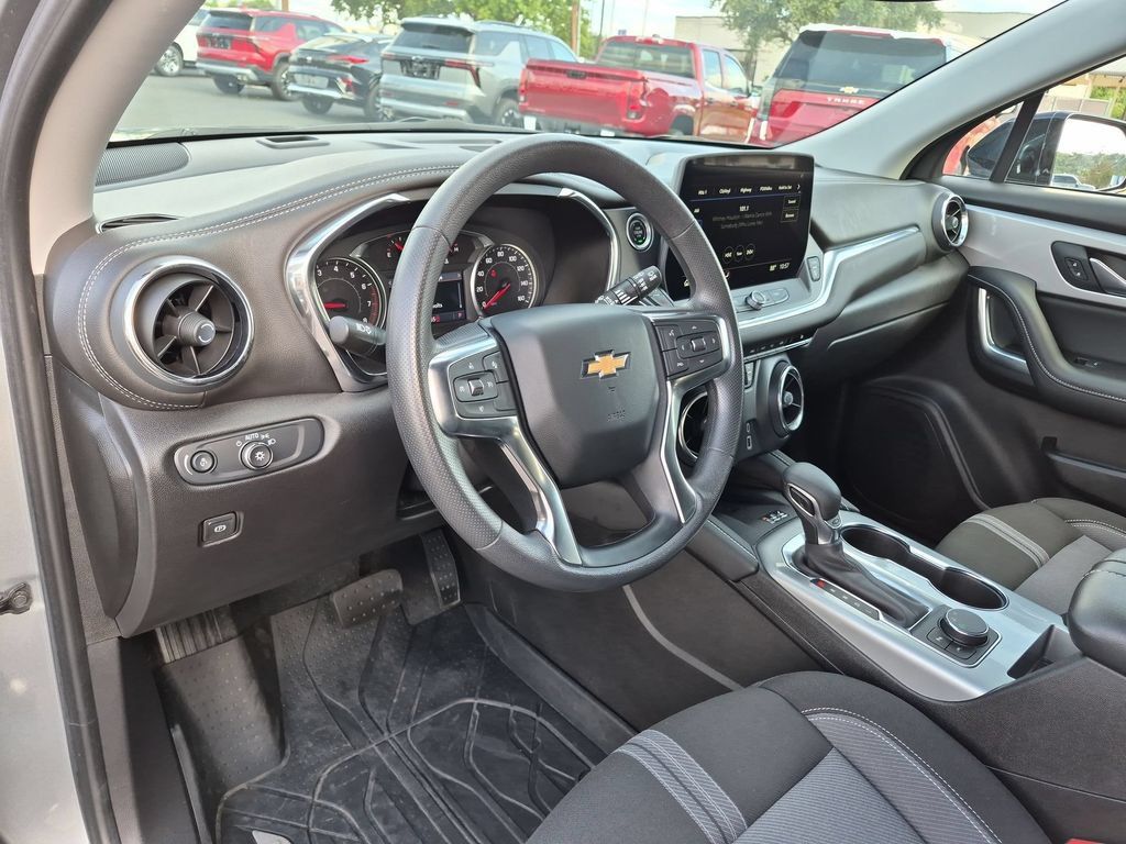 Certified 2024 Chevrolet Blazer LT w/ Redline Edition FWD image 9