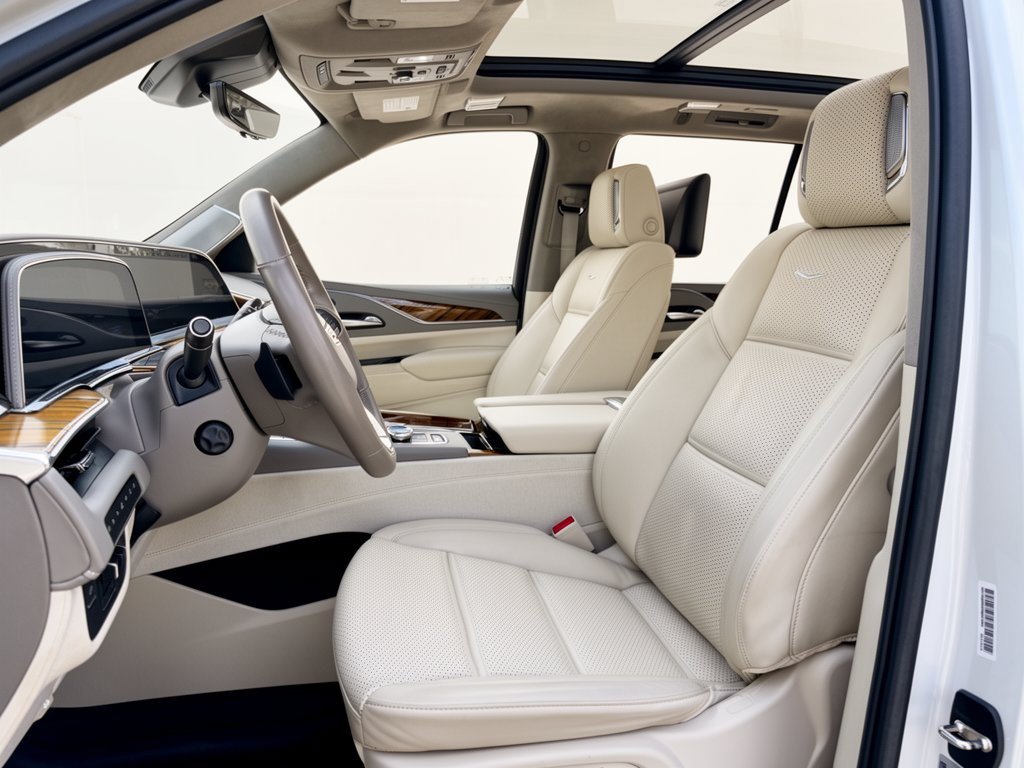Used 2023 Cadillac Escalade Sport Platinum AWD/4WD image 5