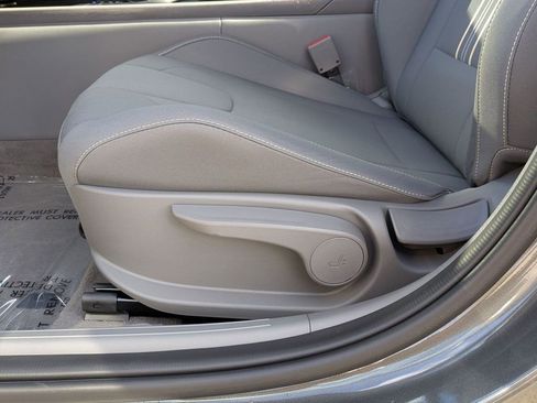 Used 2025 Hyundai Elantra Sport image 17