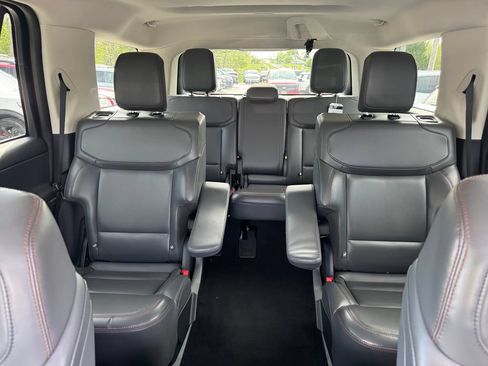Used 2025 Ford Expedition Active AWD/4WD image 26