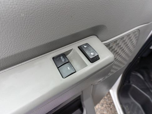 Used 2019 Ford E-450 and Econoline 450 Super Duty w/ Power Windows & Locks Group image 13