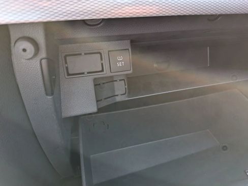 Used 2017 Volkswagen Jetta S image 45