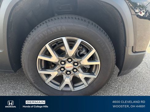 Used 2023 GMC Acadia SLE FWD image 5