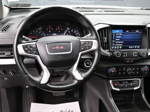 Used 2024 GMC Terrain SLT image 30
