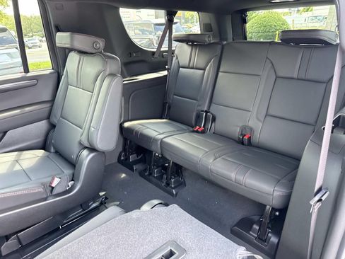 New 2026 Chevrolet Suburban RST w/ RST Capability Package AWD/4WD image 19