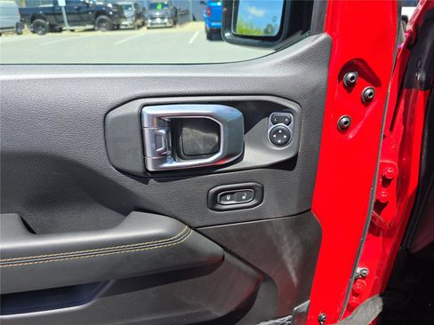 Used 2025 Jeep Wrangler Unlimited Sahara w/ Safety Group AWD/4WD image 20