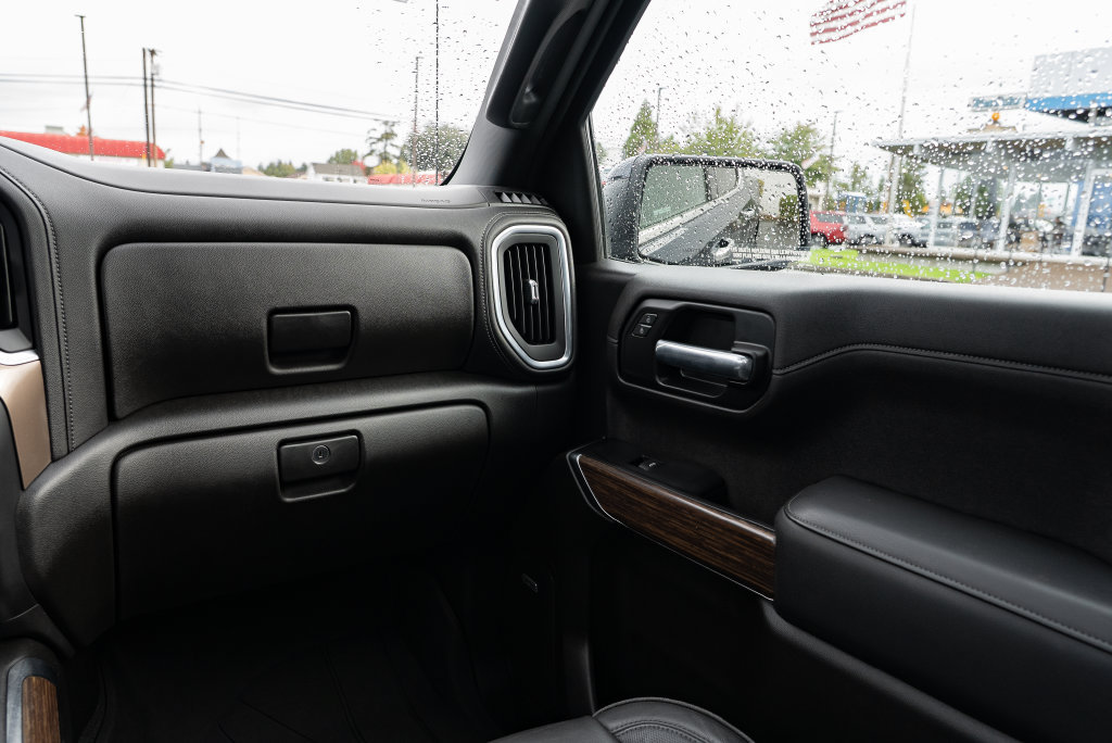 Used 2022 Chevrolet Silverado 1500 High Country w/ Safety Package II AWD/4WD image 11
