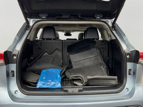 Used 2022 Toyota Highlander XLE image 10