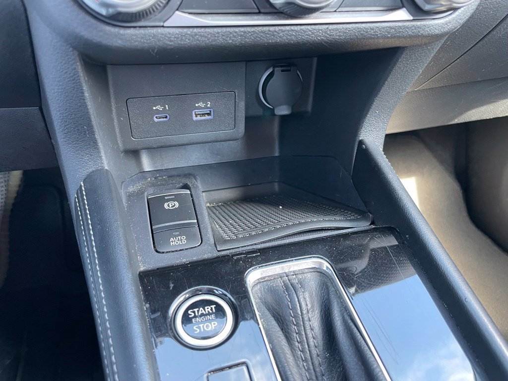 Used 2024 Nissan Kicks SV w/ Interior Electronics Package FWD image 12