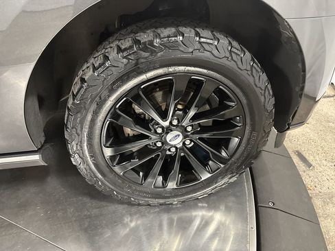 Used 2019 Ford Expedition Max Limited image 13