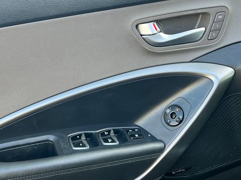 Used 2019 Hyundai Santa Fe XL image 12