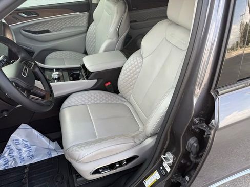 Used 2023 Jeep Grand Cherokee L Summit w/ Advanced Protech Group IV image 10