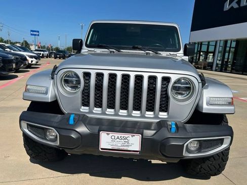 Used 2022 Jeep Wrangler Unlimited Sahara w/ Cold Weather Group AWD/4WD image 2