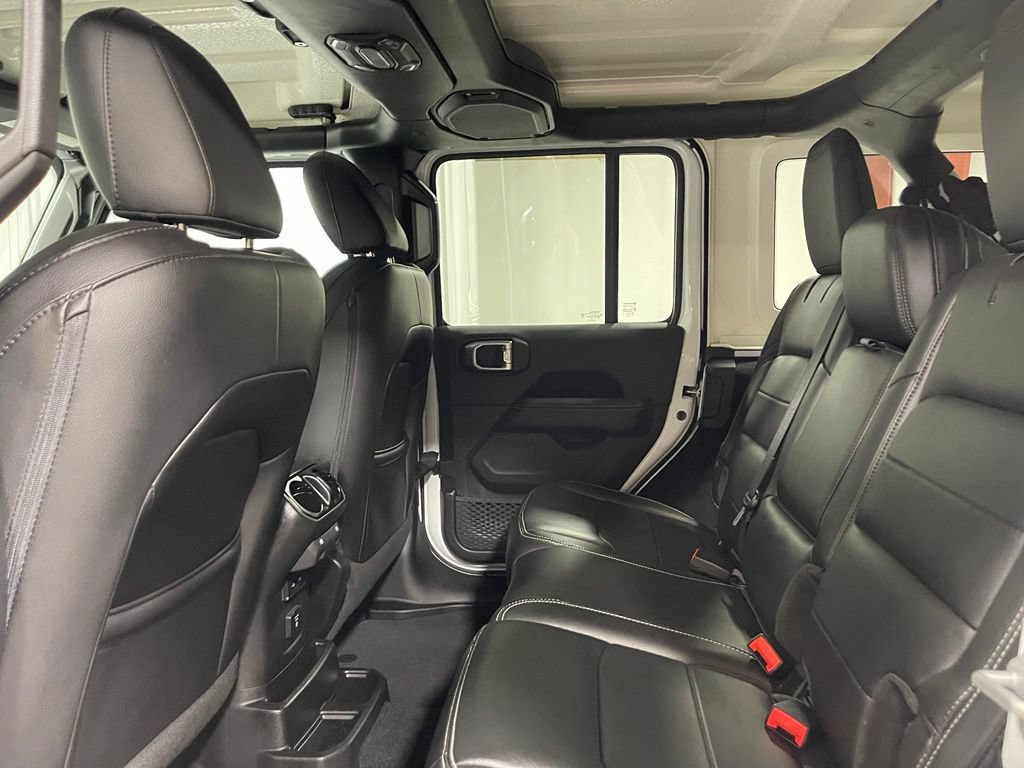 Used 2019 Jeep Wrangler Unlimited Sahara AWD/4WD image 25
