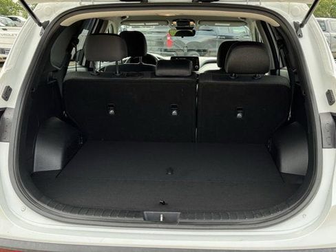 Used 2022 Hyundai Santa Fe SEL FWD image 33