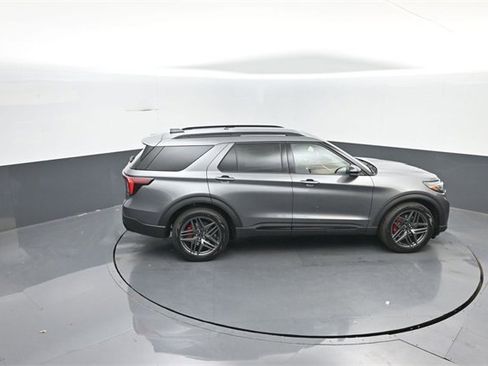 New 2026 Ford Explorer ST image 25