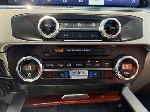 Used 2022 Ford F350 King Ranch w/ King Ranch Ultimate Package AWD/4WD image 34