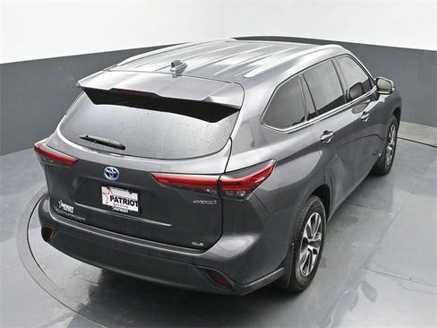 Used 2022 Toyota Highlander XLE image 34