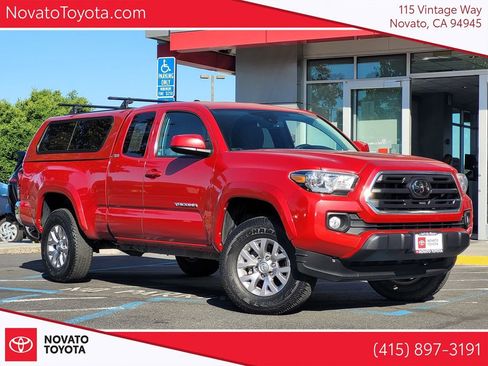 Used 2018 Toyota Tacoma SR5 AWD/4WD image 1