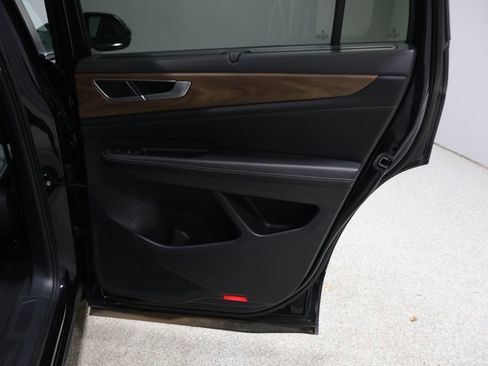 Used 2024 Volkswagen Atlas SE image 20