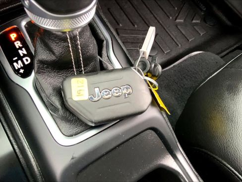 Used 2021 Jeep Wrangler Unlimited Sahara image 14