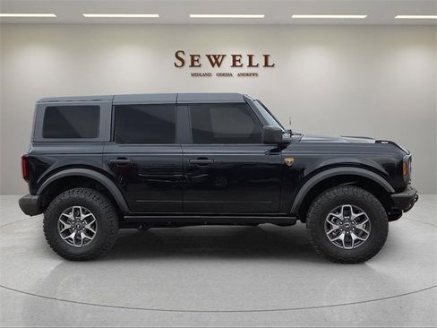Used 2024 Ford Bronco Badlands image 5