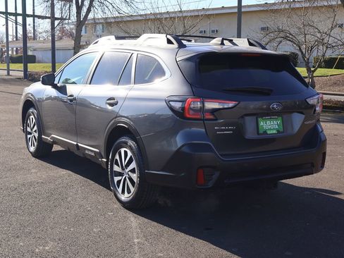 Used 2021 Subaru Outback Premium image 4