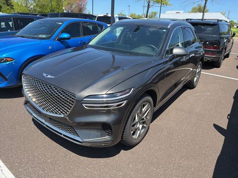 Used 2025 Genesis GV70 2.5T AWD/4WD image 4