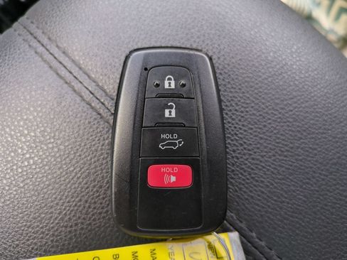 Used 2023 Toyota RAV4 XLE Premium AWD/4WD image 29