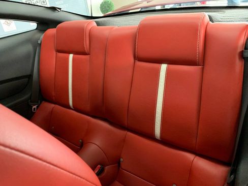 Used 2010 Ford Mustang GT RWD image 13