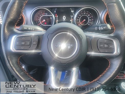 Used 2022 Jeep Gladiator Mojave w/ Cold Weather Group image 11