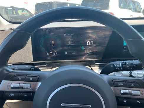 Used 2025 Hyundai Kona SEL FWD image 14