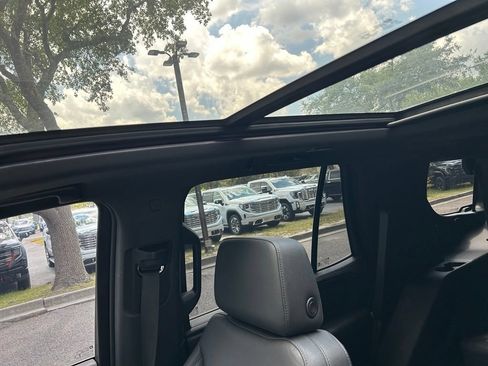 Used 2023 Chevrolet Tahoe Z71 w/ Luxury Package AWD/4WD image 13