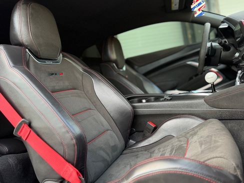 Used 2018 Chevrolet Camaro ZL1 RWD image 18