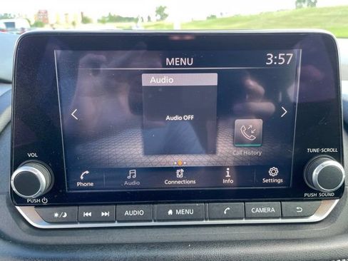 Used 2024 Nissan Rogue S AWD/4WD image 14