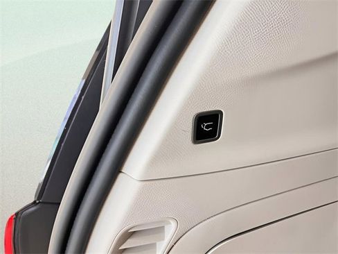 Used 2019 Chrysler Pacifica Limited image 10