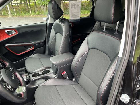 Used 2023 Kia Soul GT-Line image 16